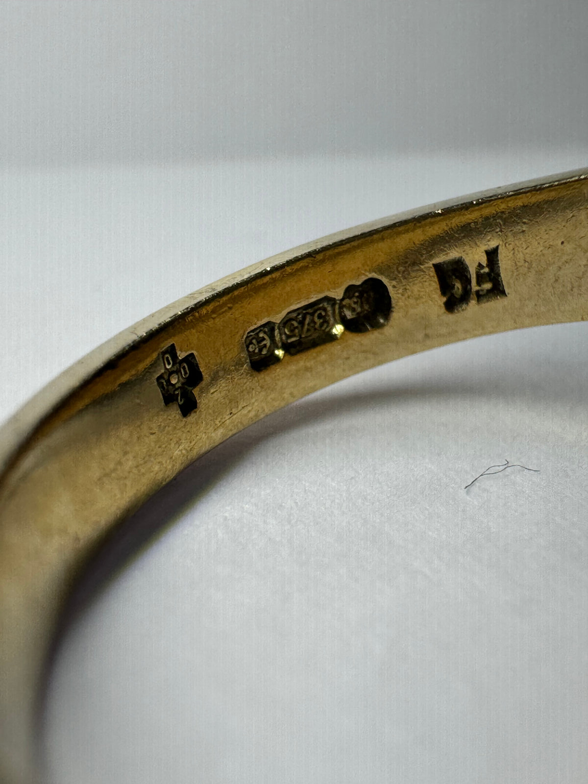Antique 9ct Yellow Gold Engraved Signet Ring