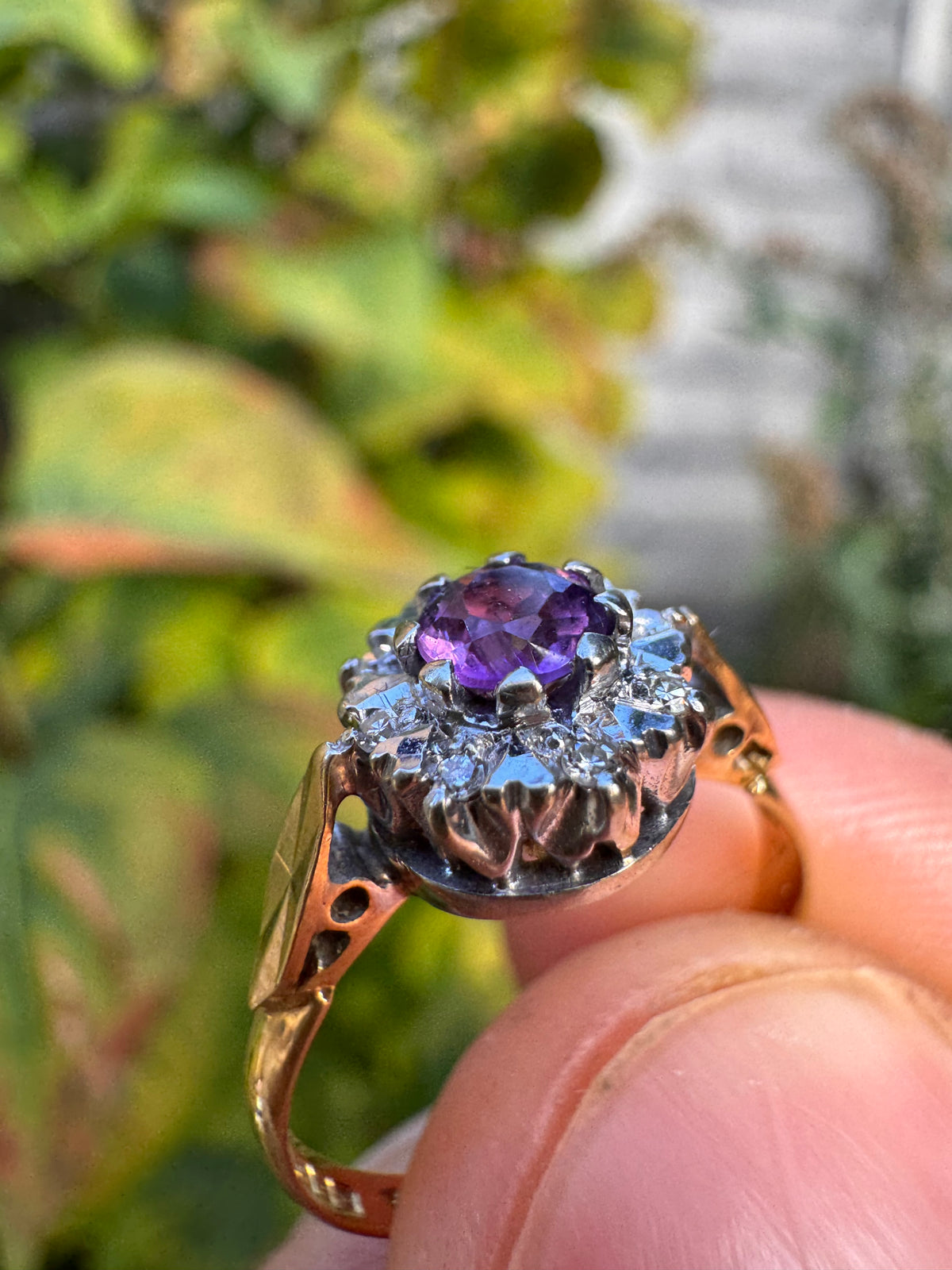 18ct Yellow Gold Amethyst Diamond Ring
