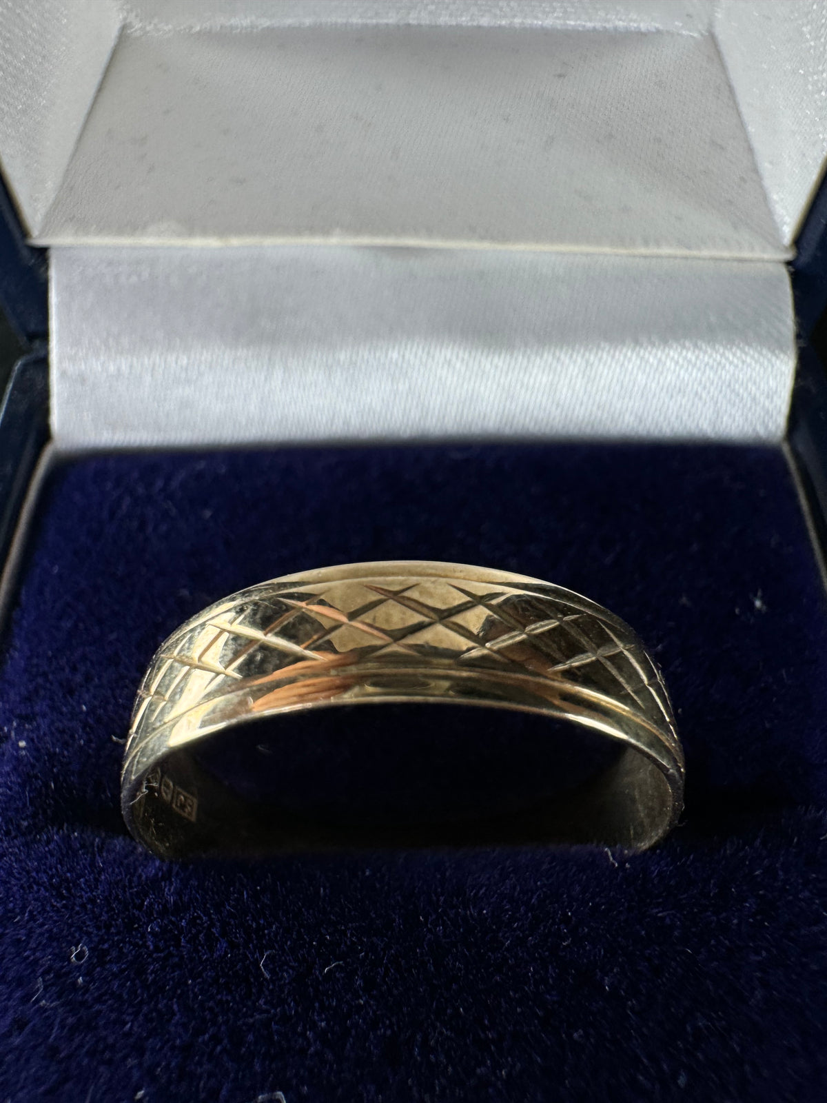 9ct Yellow Gold Pattern Band