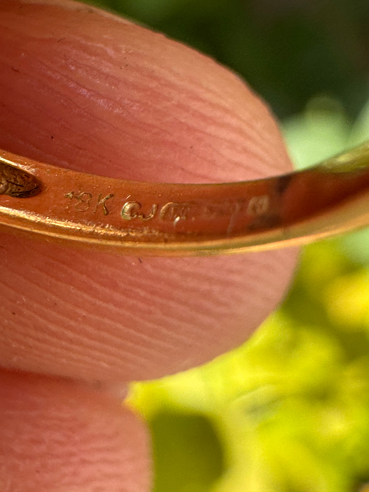 Lot 78: 18ct Yellow Gold Diamond Ring Estimate £200-400