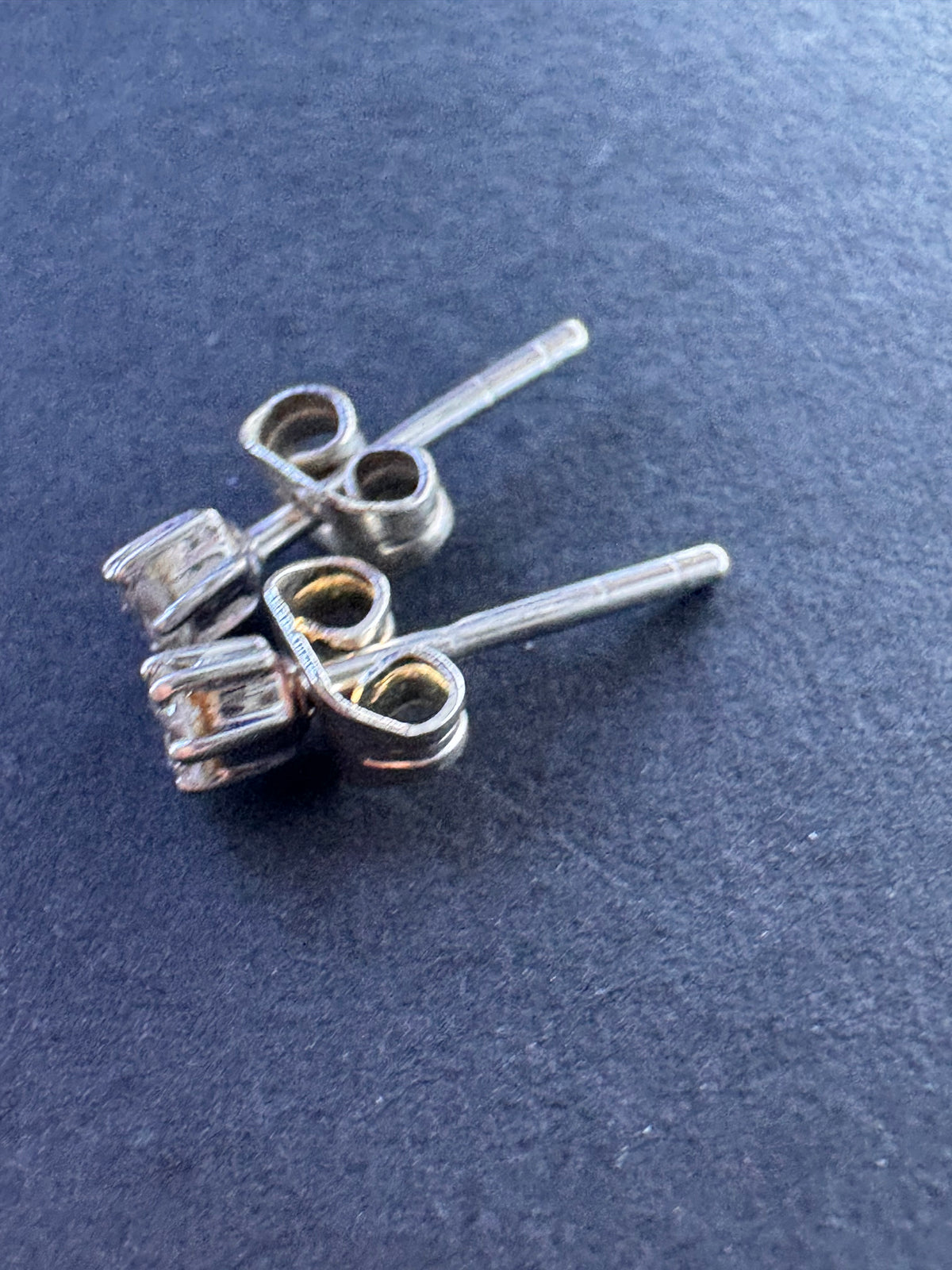 18ct White Gold Diamond Earrings 0.1ct (approx each)