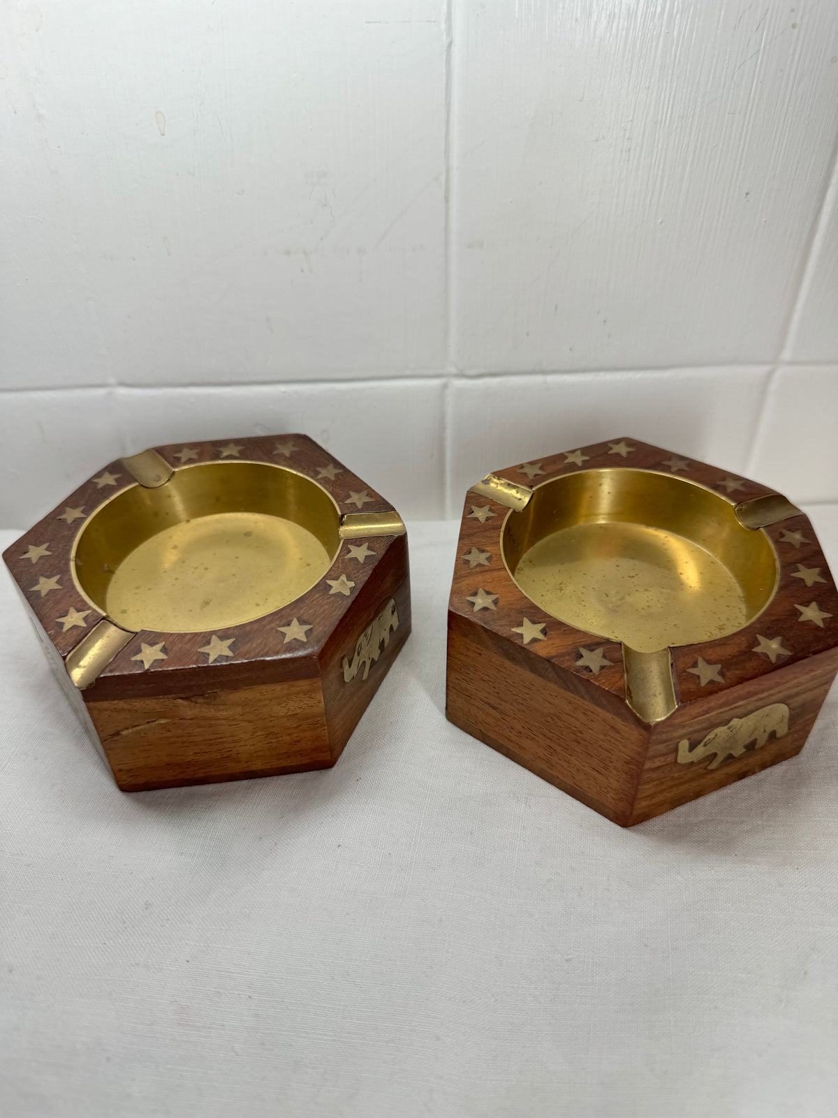 Vintage 10cm Teak Wood Brass Inlaid Elephant Stars 3 Smoker Ashtrays x2