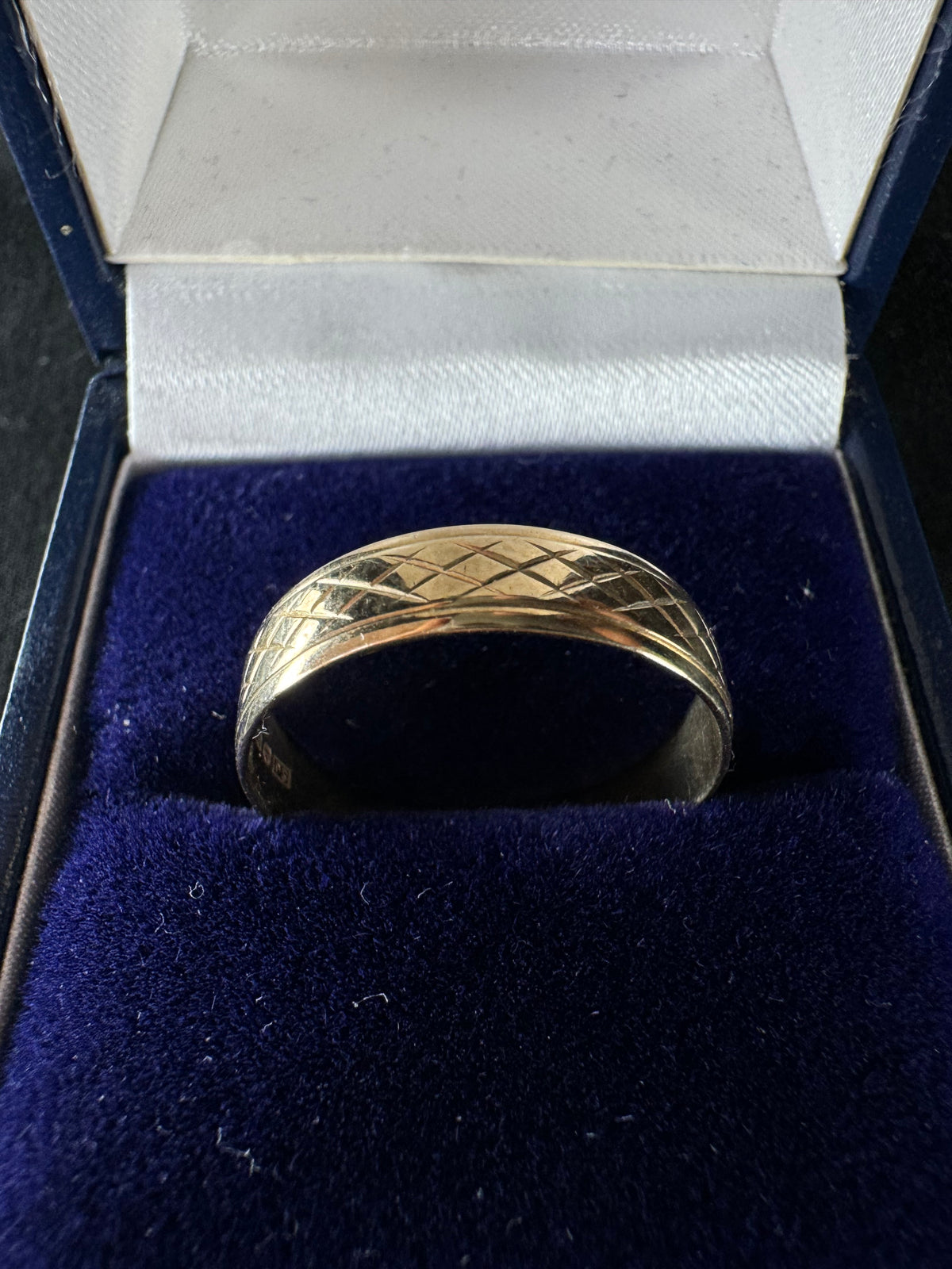 9ct Yellow Gold Pattern Band