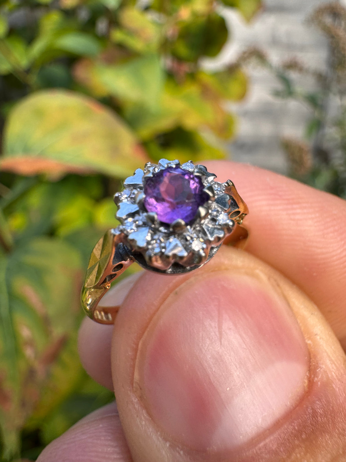 18ct Yellow Gold Amethyst Diamond Ring