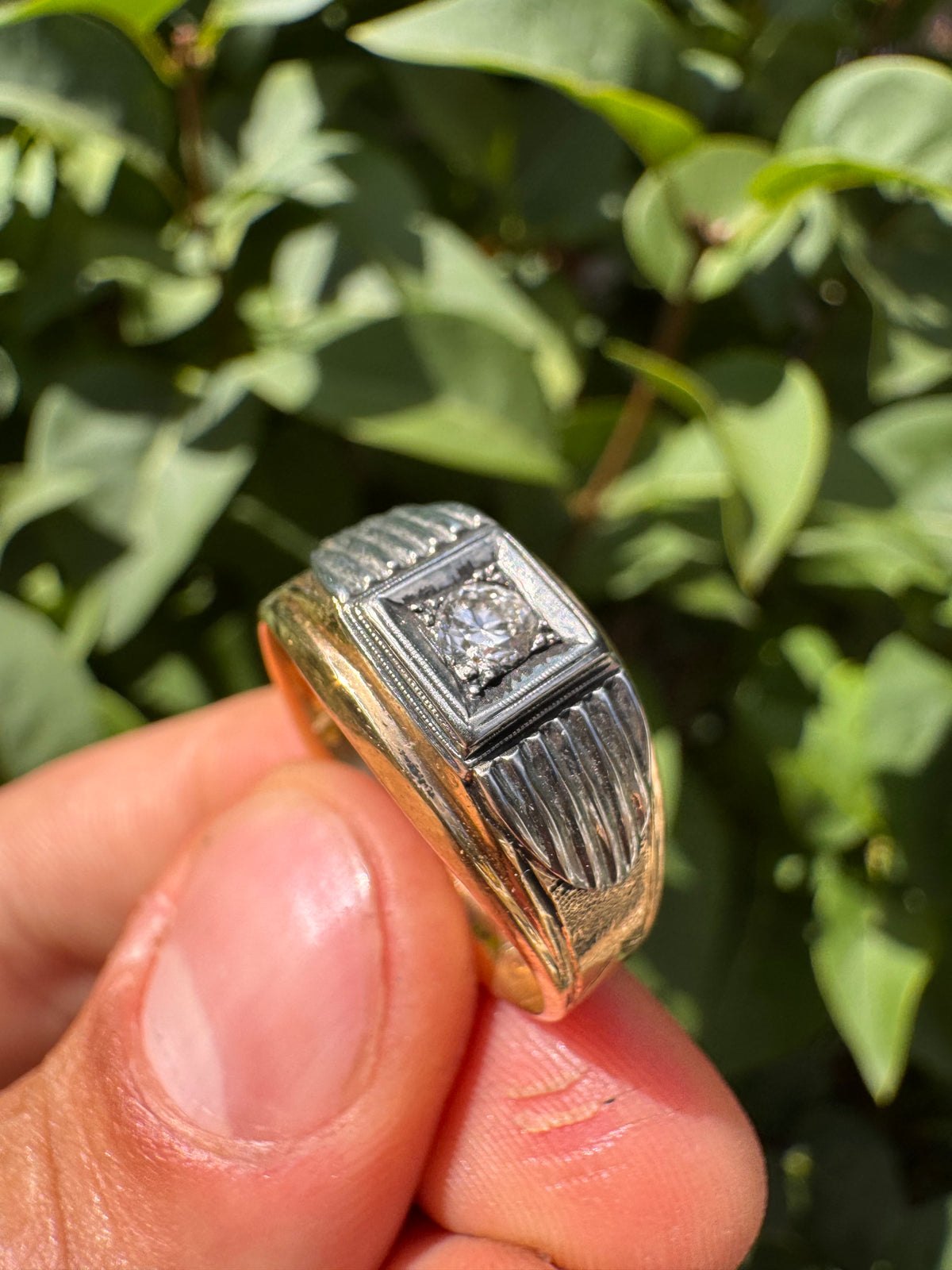 Lot 81: 18ct 0.4ct Diamond Solitaire Ring