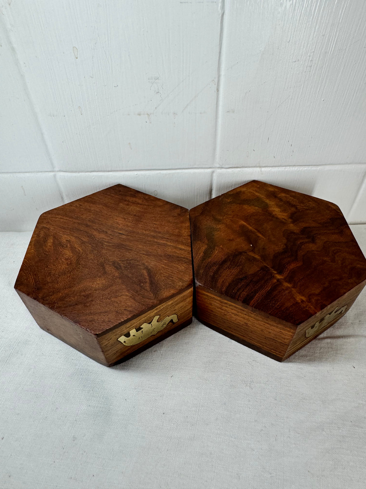 Vintage 10cm Teak Wood Brass Inlaid Elephant Stars 3 Smoker Ashtrays x2