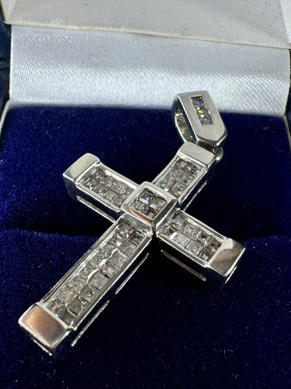 9ct White Gold Cubic Zirconia Cross