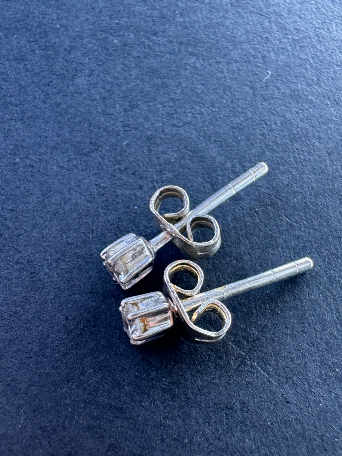 18ct White Gold Diamond Earrings 0.1ct (approx each)