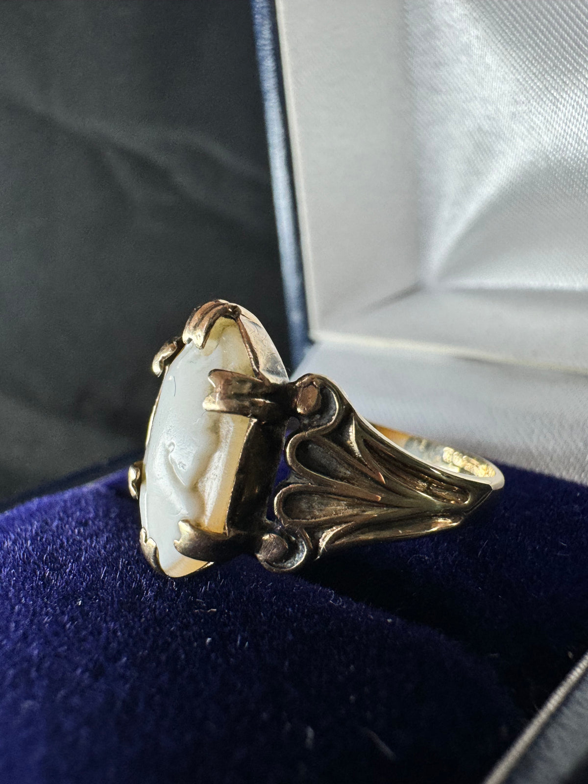 9ct Yellow Gold Cameo Ring