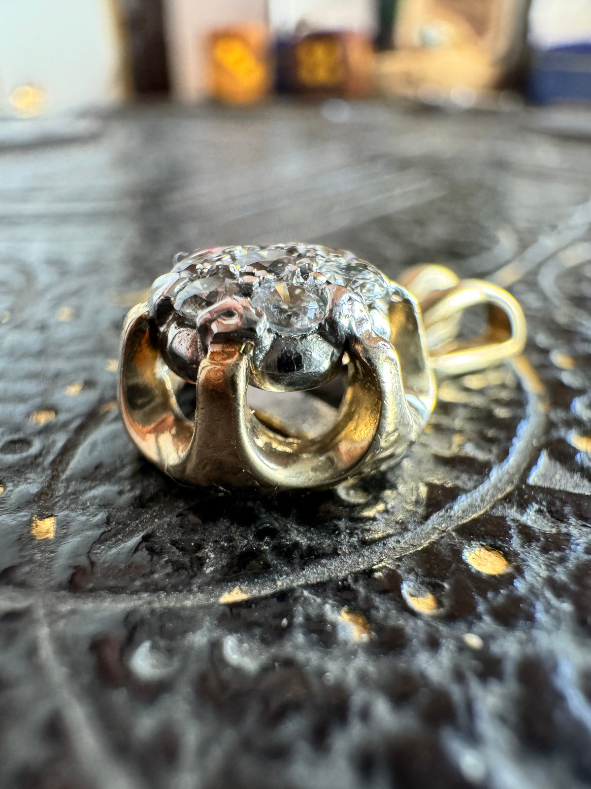 9ct Yellow Gold Cubic Zirconia (7 stone) Flower Pendant