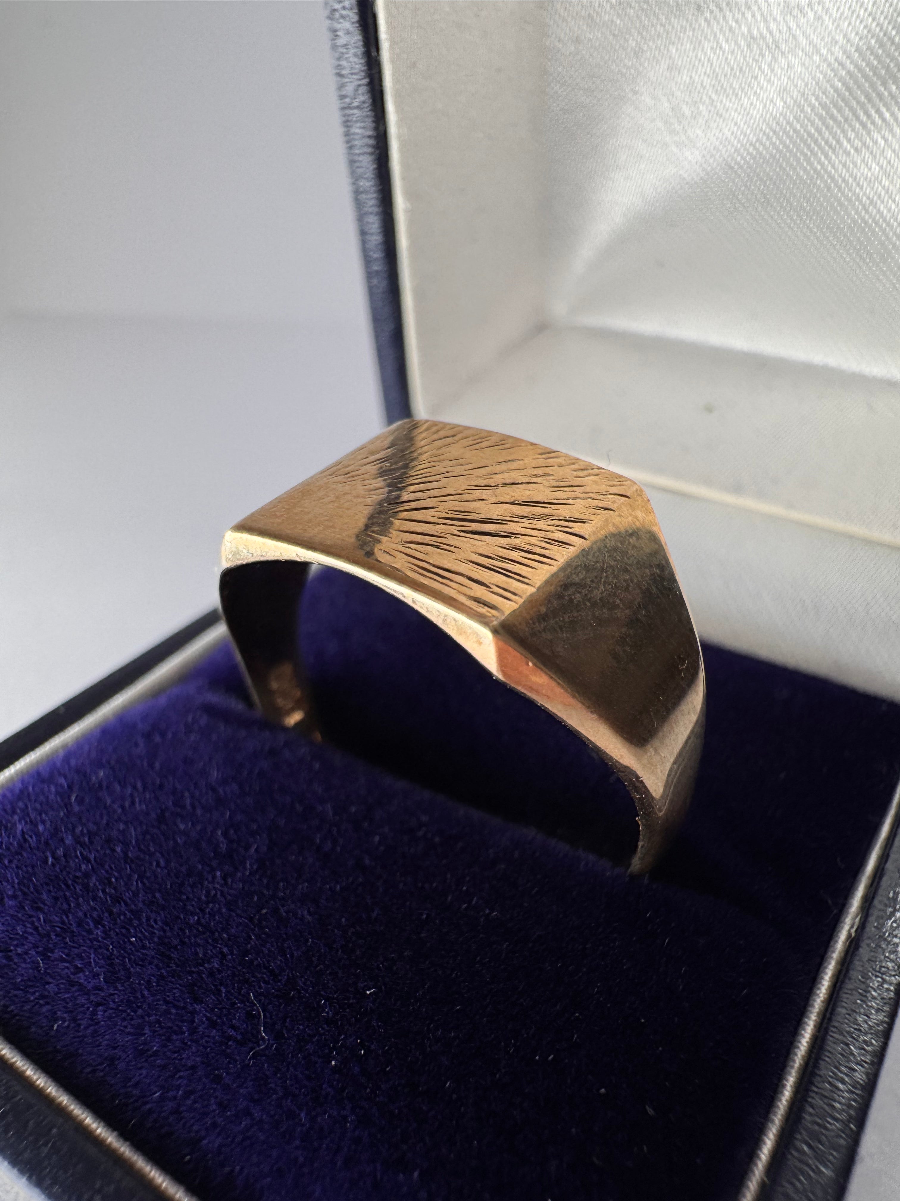 9ct Yellow Gold Sun Set Signet Ring